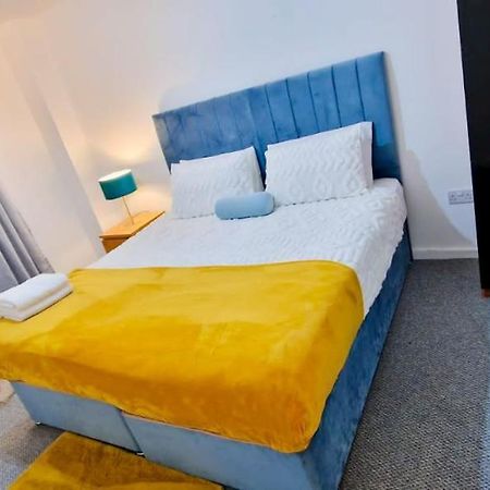 Lovely 2-Bedroom Apartment, Free Parking Manchester Exterior photo