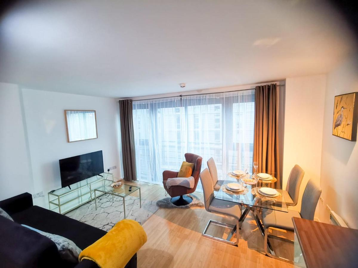 Lovely 2-Bedroom Apartment, Free Parking Manchester Exterior photo
