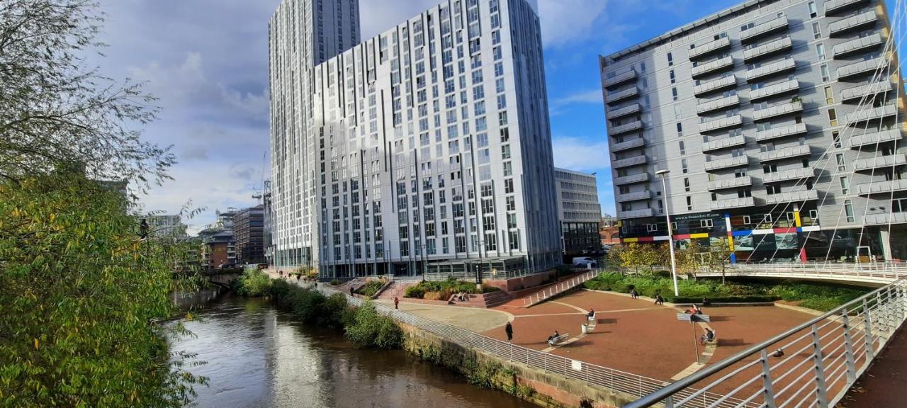 Lovely 2-Bedroom Apartment, Free Parking Manchester Exterior photo